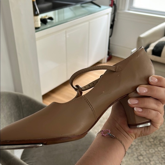 Tapping Heels - Picture 3 of 3